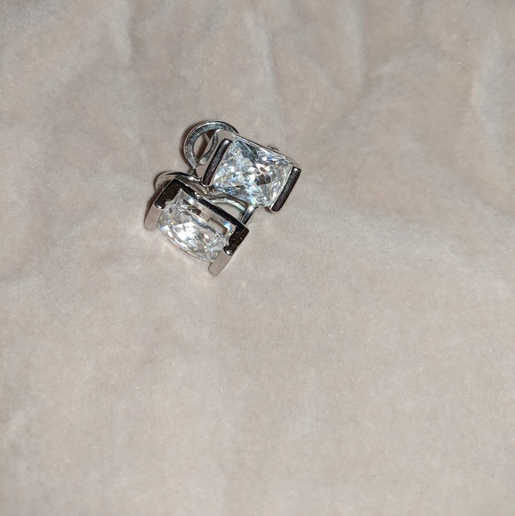 Cubic Zirconia Pierced Earring - Picture 3 of 5